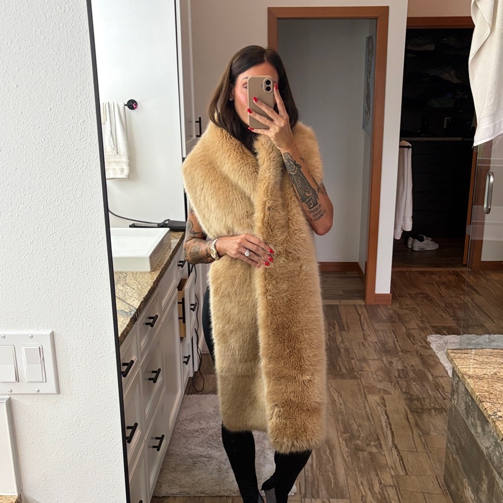 Luxurious Tan Faux Fur Scarf